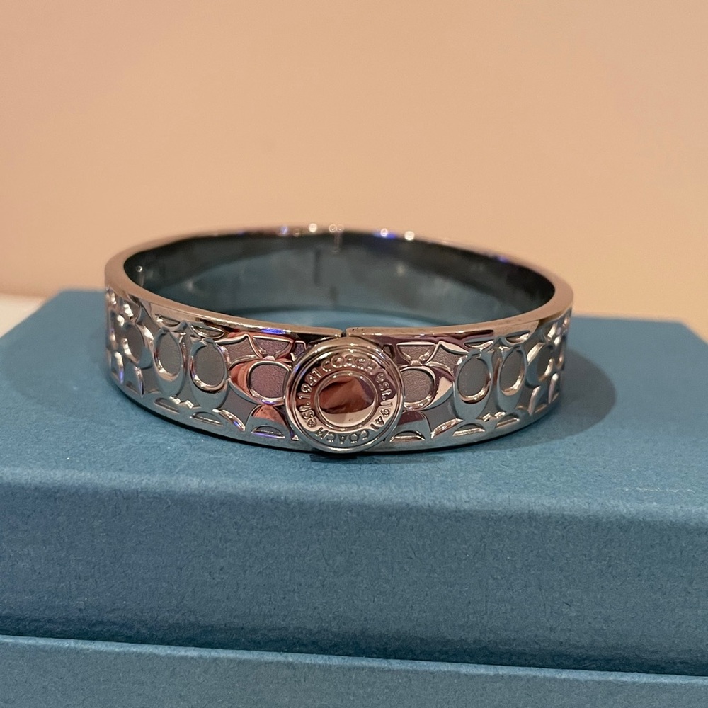 Coach Bracelet - Picture 2 of 4